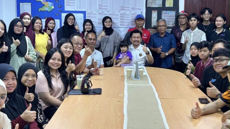 Pelajar cemerlang STPM terima insentif pendidikan