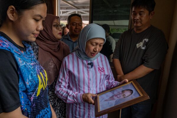 YKN, JKM sampaikan bantuan kepada keluarga mendiang Debra