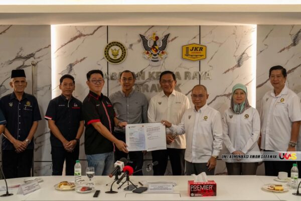 794 lampu LED baharu terangi laluan Petra Jaya–Rambungan