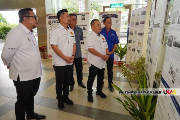 Semarakkan kibaran Jalur Gemilang, bendera Sarawak