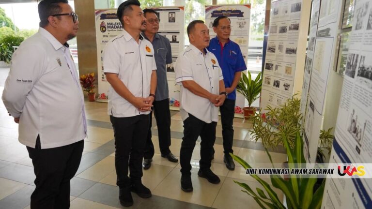 Semarakkan kibaran Jalur Gemilang, bendera Sarawak