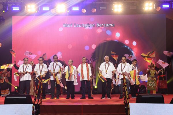 Abang Johari sokong akademi penerbangan, latihan pengendalian dron di Betong