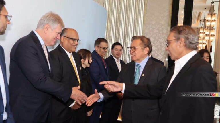 Premier Sarawak adakan dialog peringkat tertinggi di Bangkok