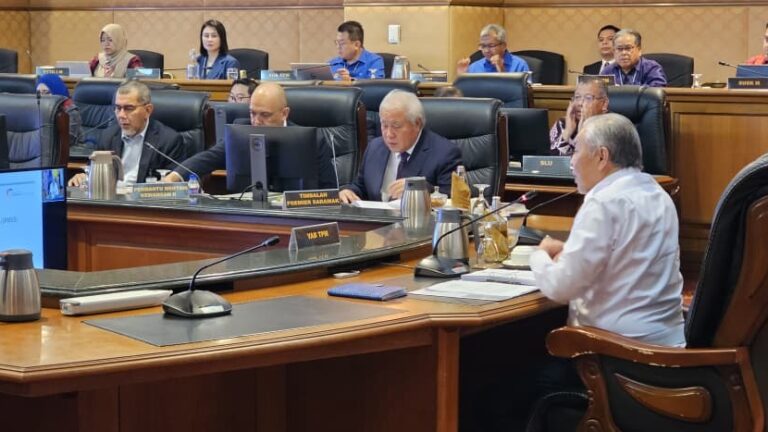 Sarawak sasarkan banyak syarikat Bumiputera disenarai di Bursa Malaysia