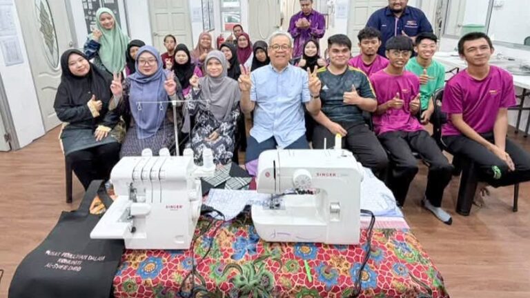 PPDK Daro terima bantuan mesin jahit