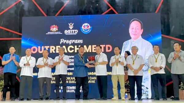 Teruskan momentum prestasi SPM SMK Sebauh