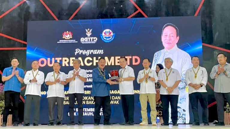 Teruskan momentum prestasi SPM SMK Sebauh