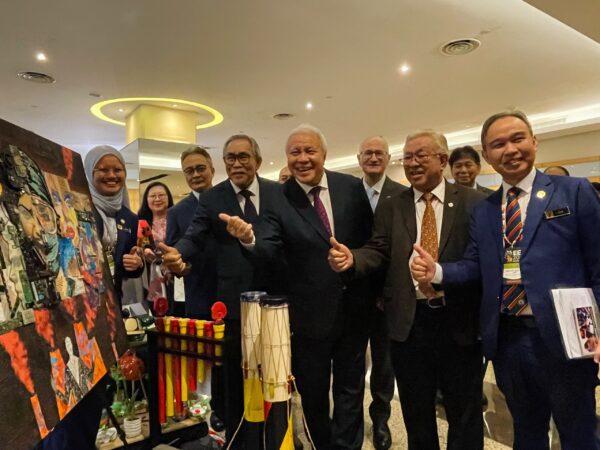Sarawak galak kerjasama antarabangsa bangunkan modul pendidikan sekitar