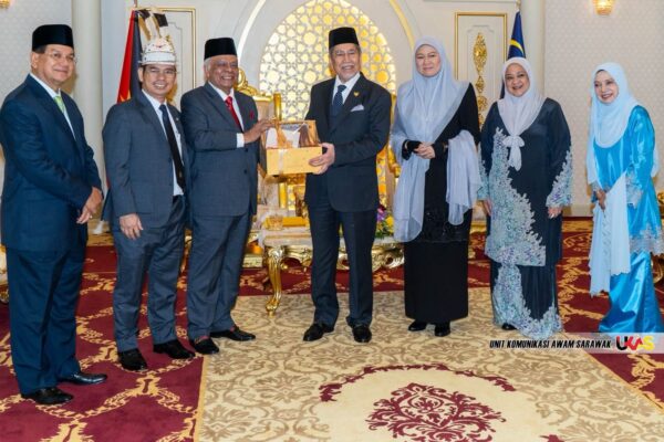 TYT Sarawak kongsi pengalaman Parlimen