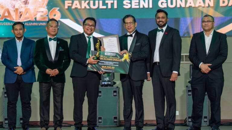 Inisiatif Alumni Prihatin UNIMAS bantu pelajar OKU