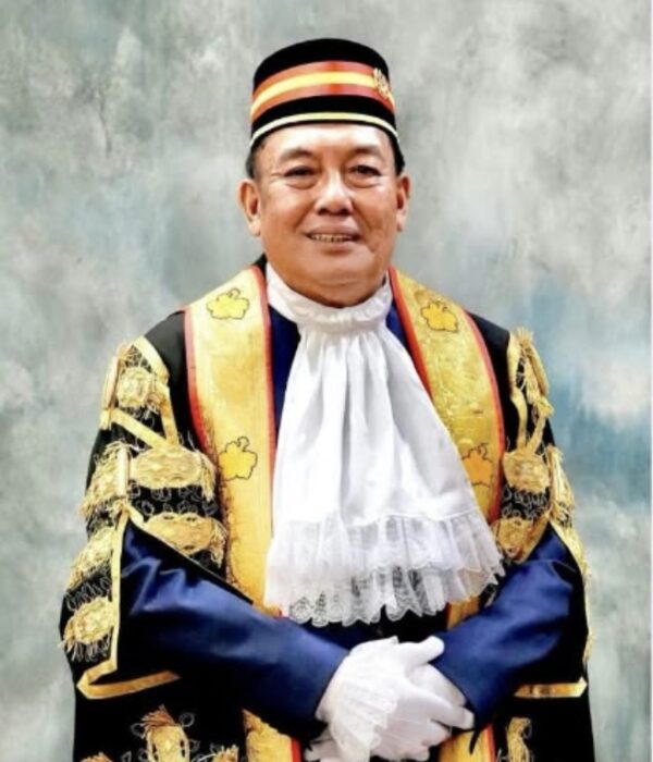 Awang Bemee, Wahab Aziz dapat Dato Sri, Susan Chemerai dapat Dato