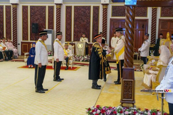 35 individu terima Darjah Kebesaran Negeri Sarawak