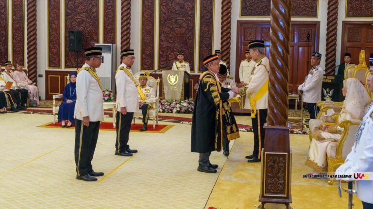 35 individu terima Darjah Kebesaran Negeri Sarawak