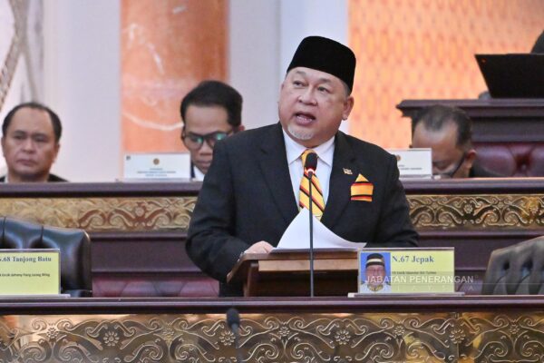 Bina benteng elak hakisan di Jepak